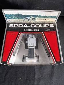 lot 3 image: Melroe 3630 Spra-Coupe 132 scale NIB