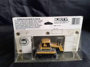 lot 20 image: Ertl Cat Challenger 65 164 Scale Tractor NIB