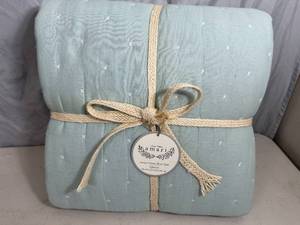 New Amari Luxury Cotton Blend Quilt - Queen