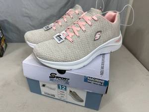 New Skechers Arch Comfort Shoes - Size 12