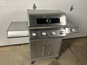 New 4 Burner Stainless Steel Gas Grill