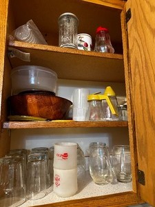 lot 649 image: Variety of Dishes and Glassware as seen in photo