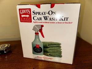 lot 660 image: Spray-On Car Wash Kit New in Box