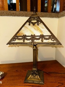 lot 690 image: Anitque Arts and Crafts Mid Century Modern Slag Glass Lamp with Metal Overlay Table Lamp