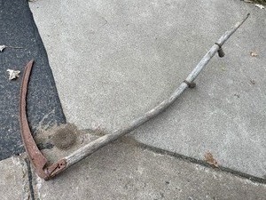 lot 905 image: Vintage Antique Hand Scythe