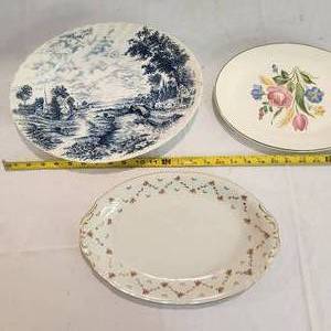 lot 636 image: 3 Vintage Serving Platters