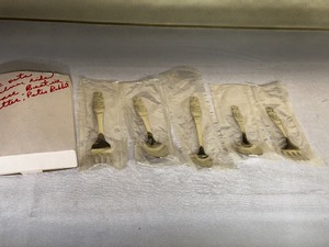 lot 1032 image: Set Of Beatrix Potter Childrens Silverware