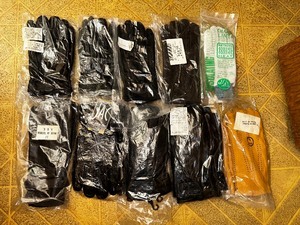 lot 836 image: Lot of 10 Leather Mens Gloves all New in Bags as Seen in Photo
