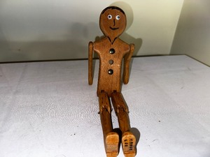 lot 1017 image: Antique Folk Art, Wooden Doll With Hinged Legs