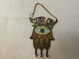 lot 752 image: Vintage Shalom Hanging Key 3 Hook Key Hanger Israel Bronze Decor Wall Hanging from Jerusalem 1983