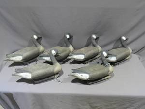 Mixed Lot of 7 Goose Decoys with Carry Bag