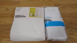 lot 113 image: Set of White Waffle Weave Shower Curtain and PEVA Light Weight Curtain Liner
