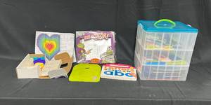 lot 24 image: Assorted Childrens Art and Craft Supplies