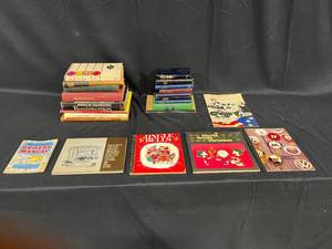 lot 36 image: Collection of Vintage Books, Manuals, and Guides