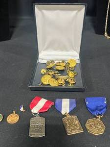 lot 162 image: Lot of Military Medals, Girl Scout Pins, and Brass Buttons