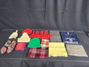 lot 74 image: Assorted Winter Clothing Accessories Lot