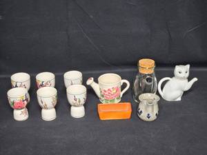 lot 98 image: Lot of Decorative Ceramic Egg Holders and Glassware