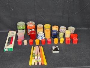 lot 104 image: Assorted Decorative and Scented Candle Lot