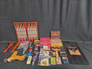 lot 206 image: Lot of Vintage Board Games and Toys