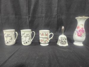 lot 63 image: Anniversary Commemorative Porcelain Set