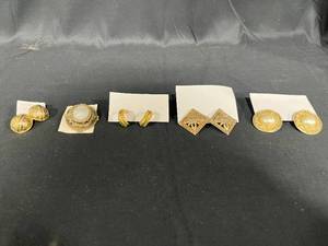 lot 145 image: VTG Lot of Elegant Costume Jewelry Inc Gold & Pearl Earrings & Brooch Pin