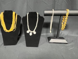 lot 222 image: Lot of Vintage Jewelry Necklaces - 4 Pieces - displays not included