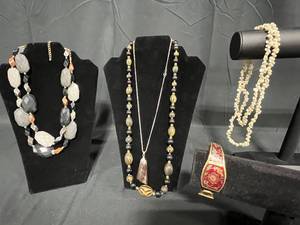 lot 230 image: Lot of Assorted Fashion Jewelry Necklaces and Bracelet - displays not included