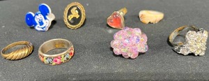lot 247 image: Assorted Vintage and Costume Jewelry Ring Lot - displays not included