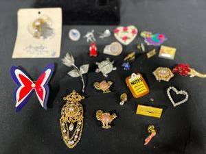 lot 254 image: Assorted Vintage and Modern Pin Collection - Displays not included