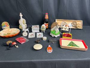 lot 330 image: Lot of Assorted Decorative and Collectible Items