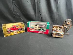 lot 332 image: True Value Collectible Banks and Decorative Items Lot