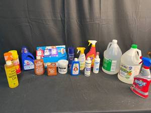 lot 339 image: Cleaning Supply Lot - Assorted Household Cleaning Products