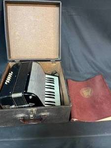lot 368 image: Vintage Italian 12 Bass 25 Key Piano Accordion with Case & Manual