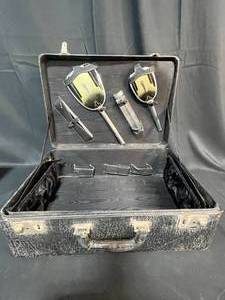 lot 370 image: Vintage Fencing Equipment in Protective Case