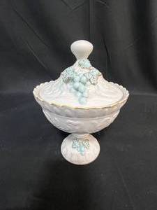lot 371 image: Lefton China Bisque Porcelain Dish w Grapes & Leaves in Relief 2459 Japan 1950s