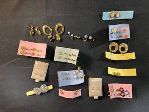 lot 376 image: Assorted Fashion Earrings Collection