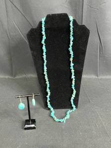 lot 288 image: Turquoise Stone Necklace and Earring Set - displays not included