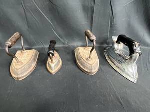 lot 292 image: Collection of Antique and Vintage Irons - Set of 4
