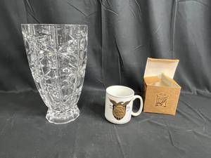 lot 295 image: Crystal Vase and Commemorative Mug with Original Box