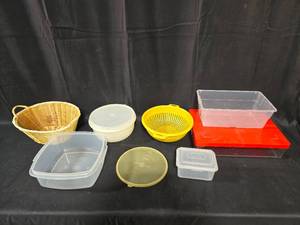lot 320 image: Lot of Assorted Storage Baskets and Containers