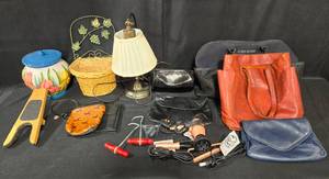 lot 322 image: Assorted Household and Personal Items