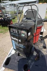 lot 372 image: DieHard 225 Amp Battery ChargerStarter