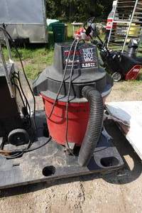 lot 373 image: Sears Craftsman 16 Gallon WetDry Vac