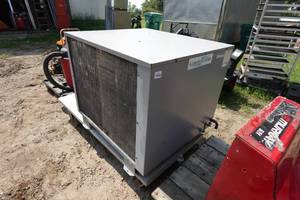 lot 375 image: Heatcraft Condensing Unit
