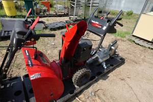 lot 378 image: Halted - Please contact affiliate - Poulan Pro XT 24 Snow Blower