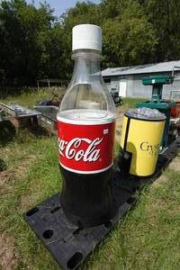 lot 352 image: Vintage Coca-Cola Bottle Non-Refrigerated Cooler