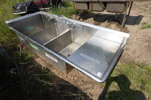 lot 345 image: Stainless Steel Wash Station