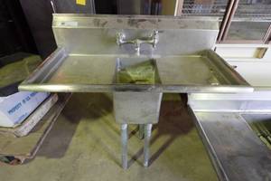 lot 401 image: Stainless Steel Wash Station