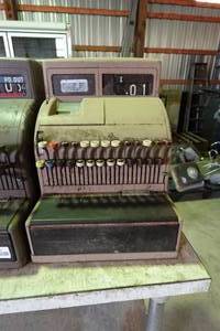 lot 394 image: Vintage NCR Cash Register