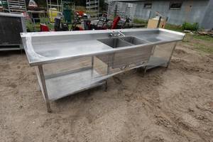 lot 625 image: Stainless Steel Wash Station